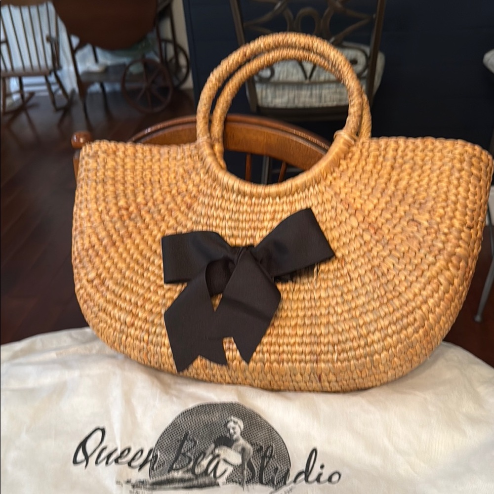 Queen Bea Studios coastal half moon Florida Basket/Straw Purse/Tote NWOT